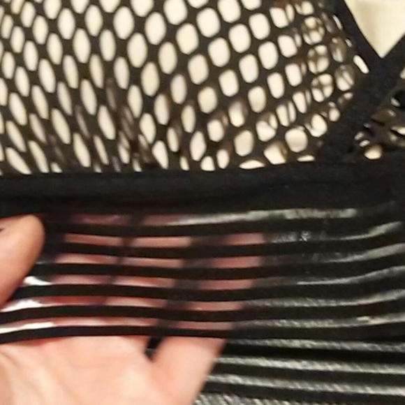 Xs sports bras - Picture 2 of 3